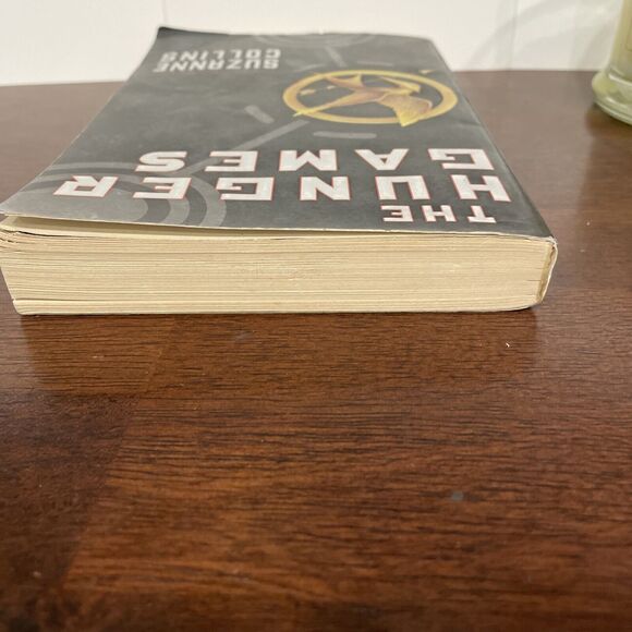 Hunger Games Ser.: The Hunger Games by Suzanne Collins (2010, Trade Paperback) - Picture 3 of 10